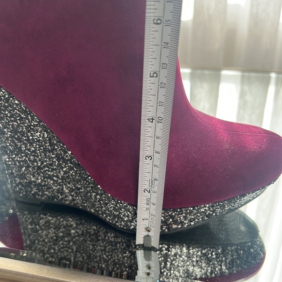 MICHAEL ANTONIO ULTRASUEDE BURGUNDY WEDGE PLATFORM BOOTIES SIZE 8 PURPLE - Picture 4 of 13